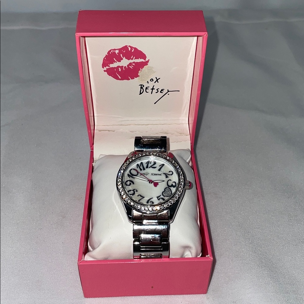 BETSEY JOHNSON WOMENS WATCH FTL-10-049